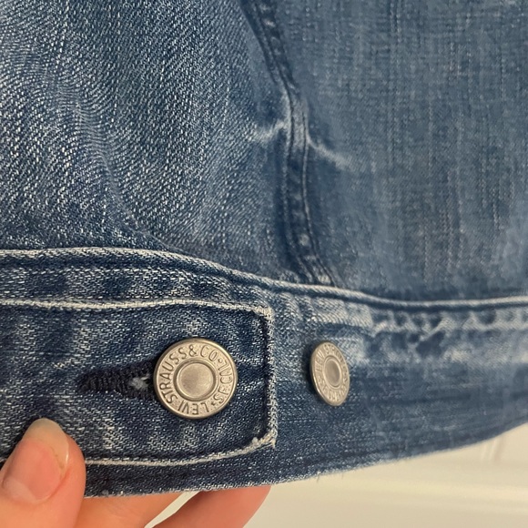 Levi’s jean jacket -XS - Picture 9 of 13